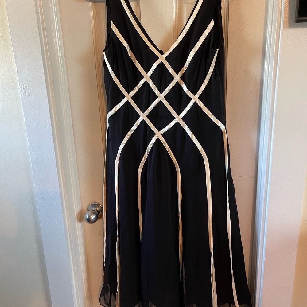 Flowy black dress with white ribbons, 100% silk - Picture 3 of 5